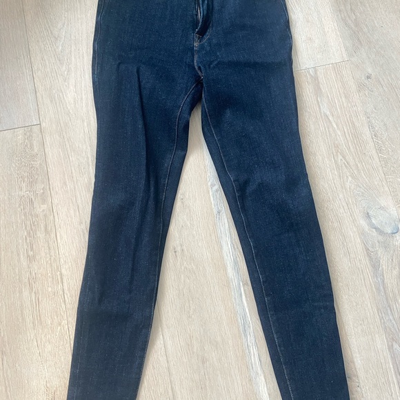 Frame Le High Skinny in Rinse 26 - Picture 2 of 3